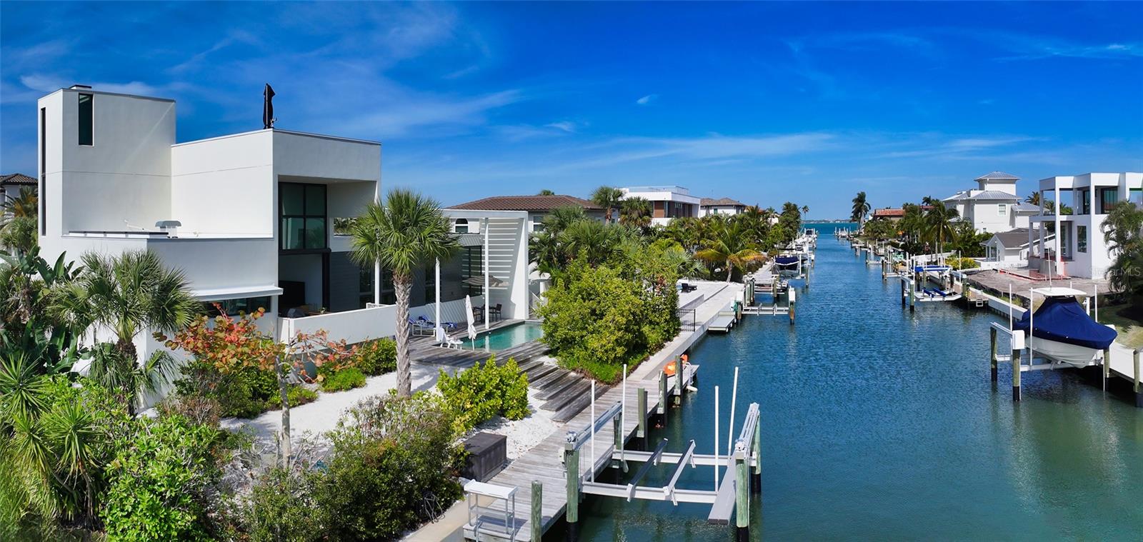 COUNTRY CLUB SHORES - Residential