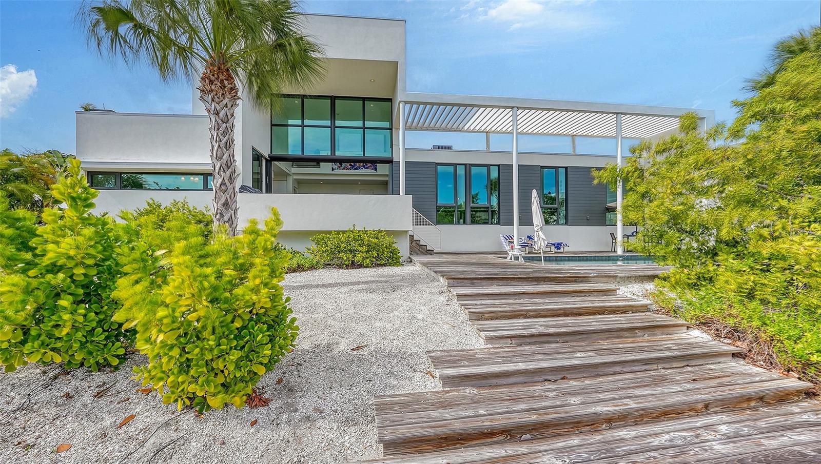 COUNTRY CLUB SHORES - Residential