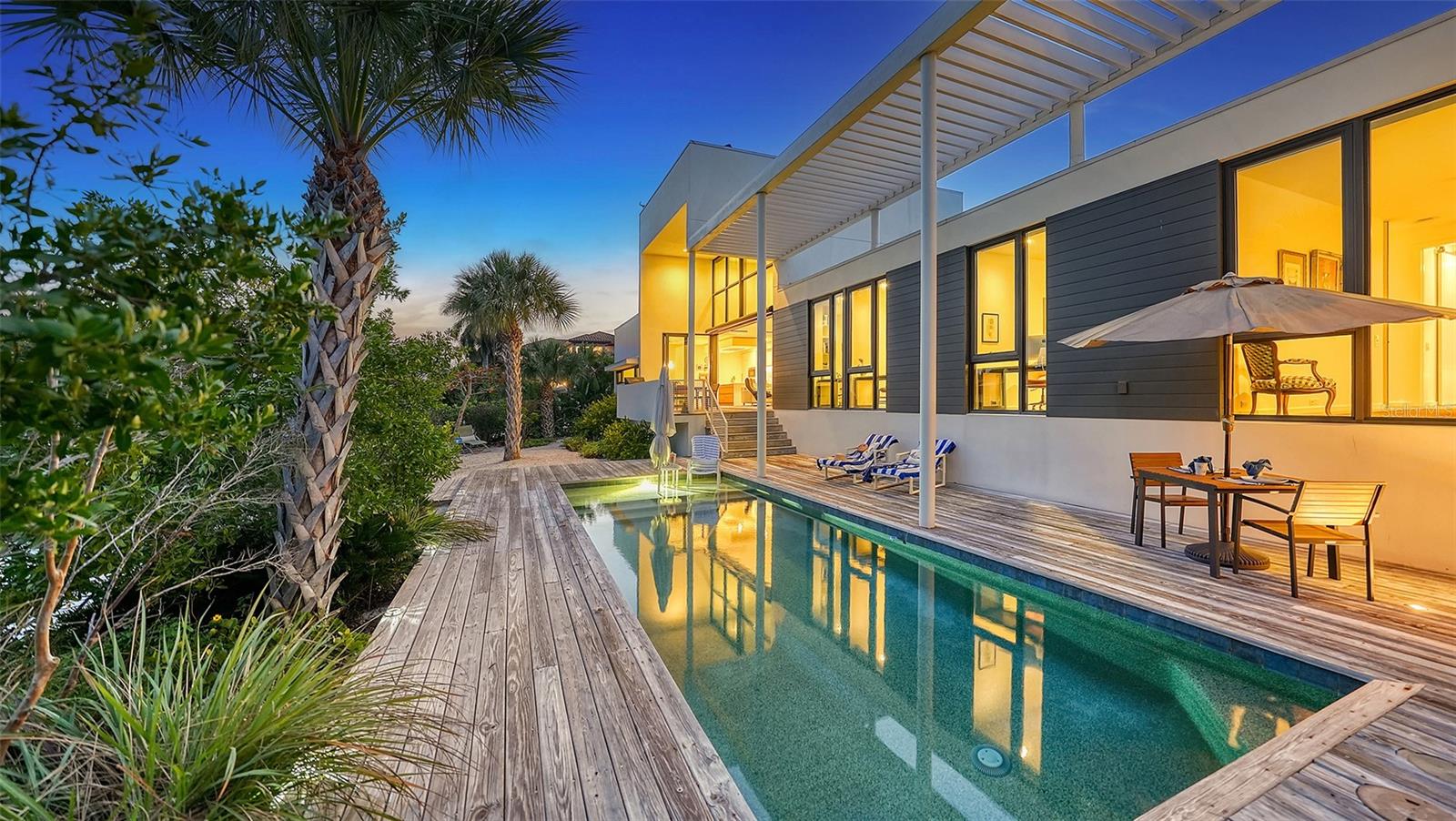 COUNTRY CLUB SHORES - Residential