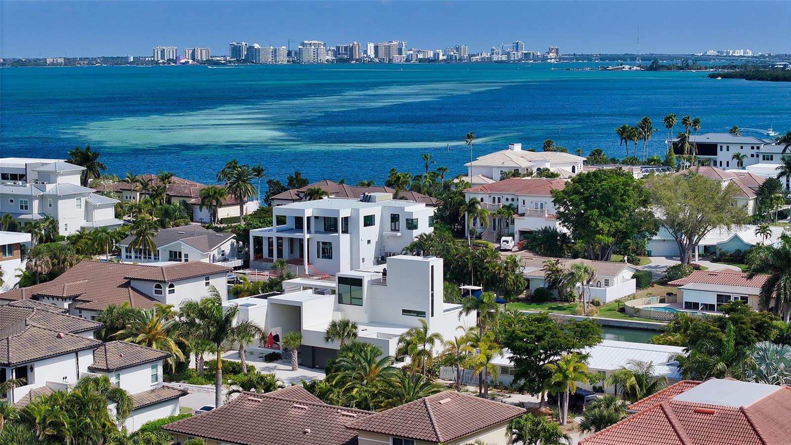 COUNTRY CLUB SHORES - Residential