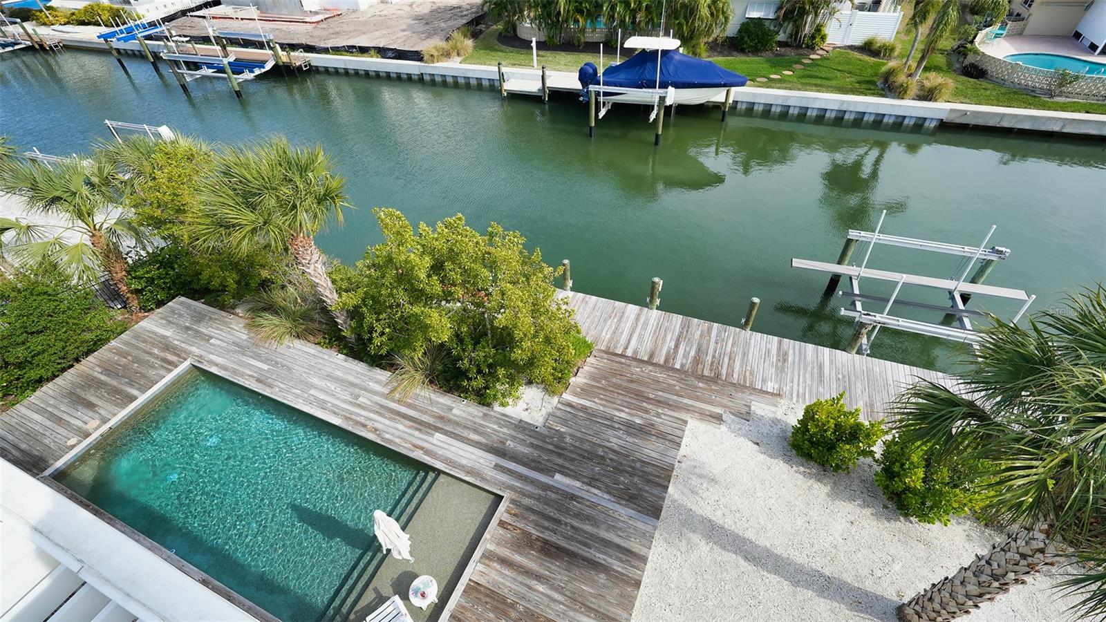 COUNTRY CLUB SHORES - Residential