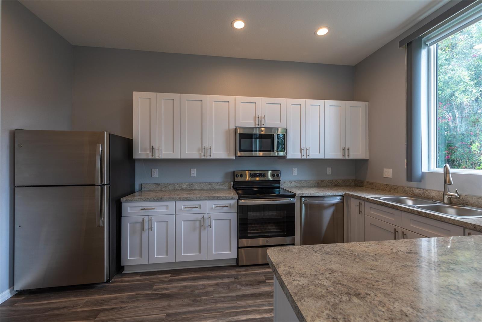 SUNSET PARK - Residential Income