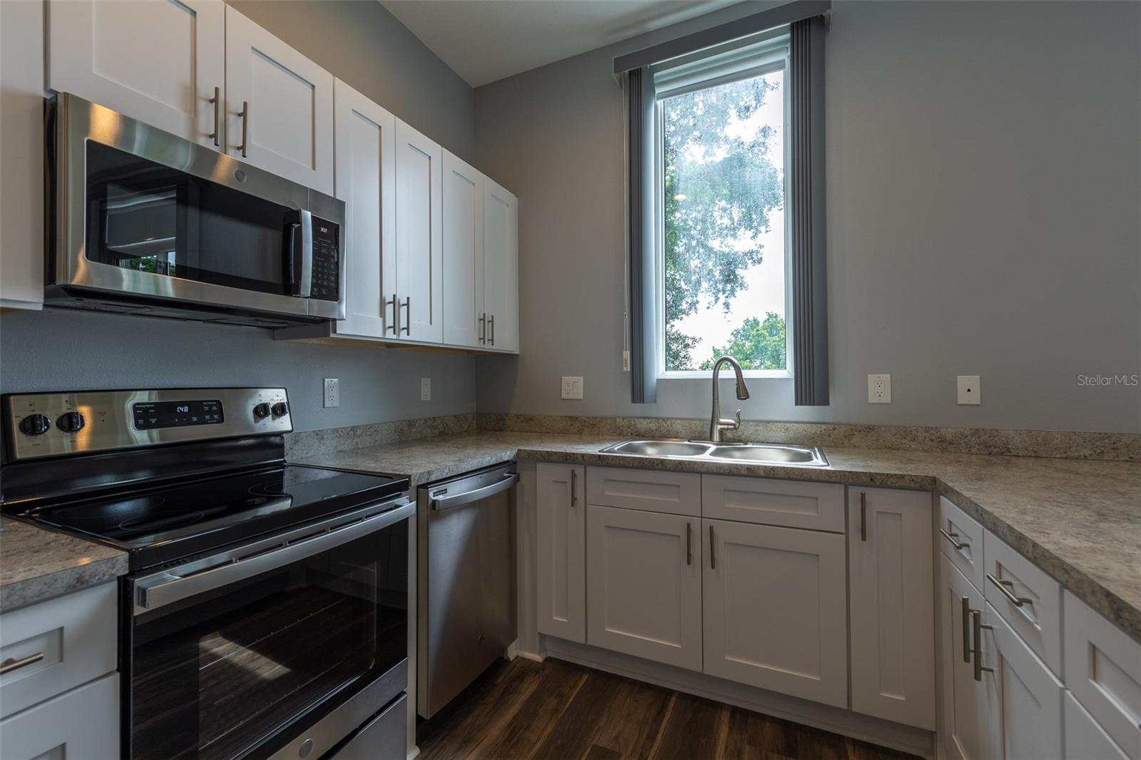 SUNSET PARK - Residential Income