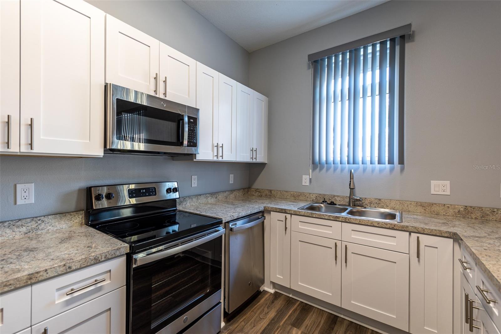 SUNSET PARK - Residential Income