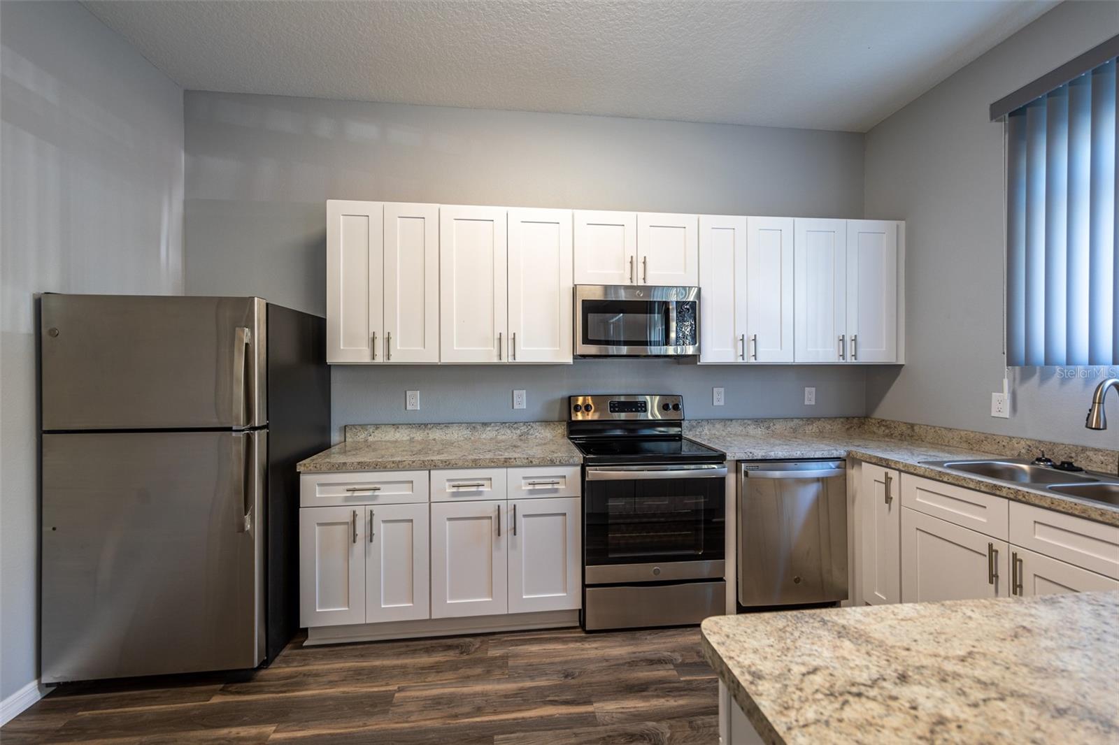 SUNSET PARK - Residential Income