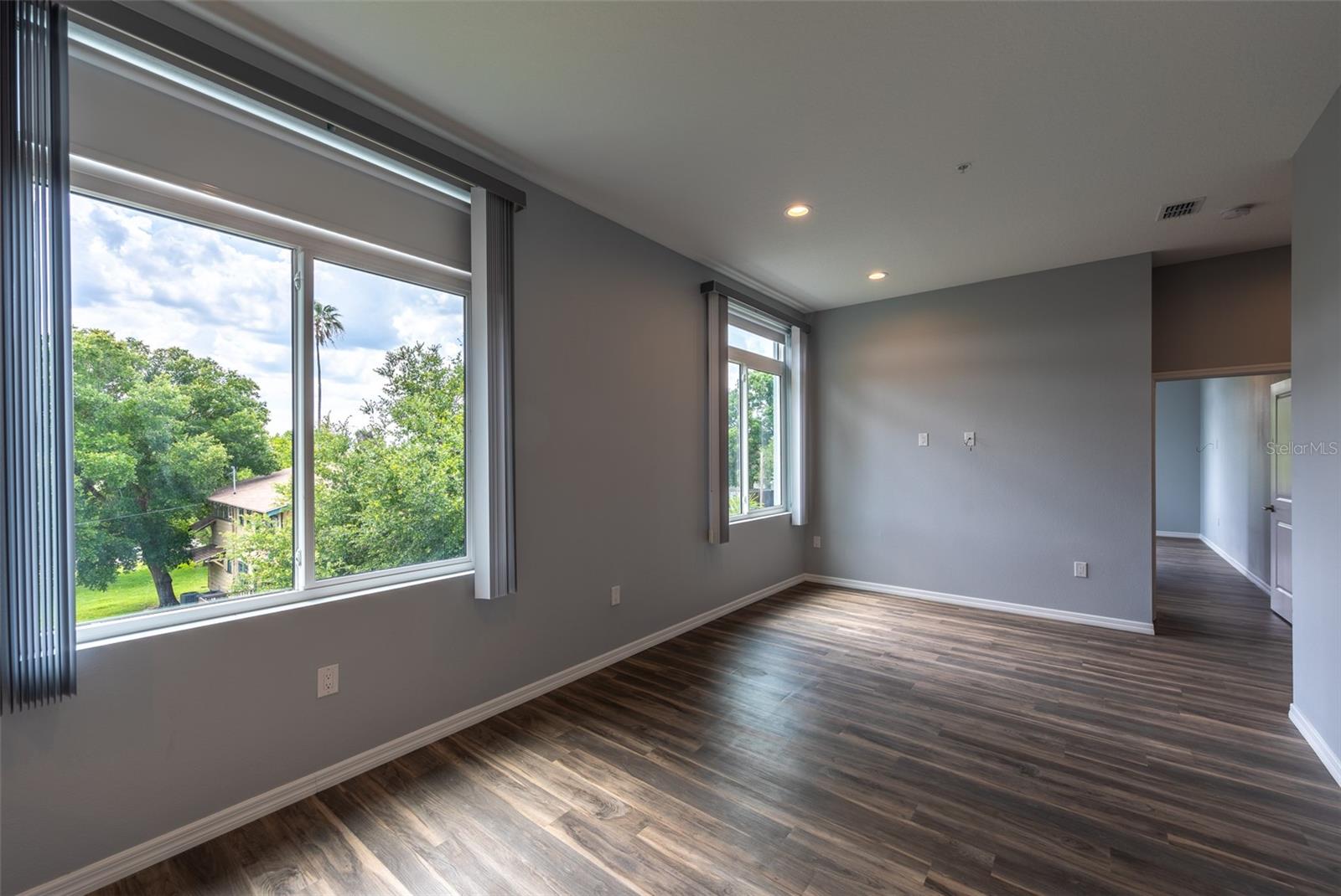 SUNSET PARK - Residential Income