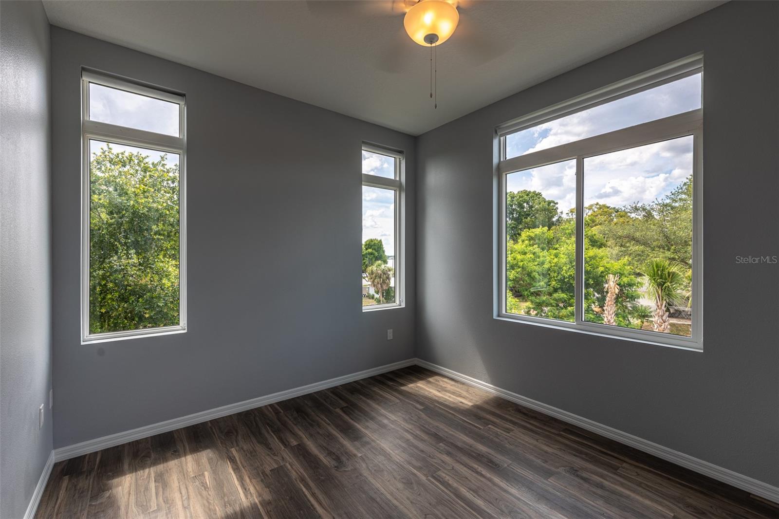 SUNSET PARK - Residential Income