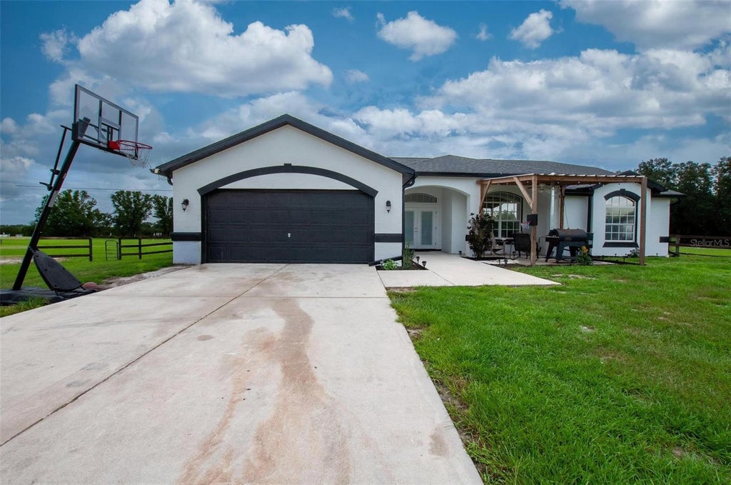 Photo of 3442 NE Appaloosa Street, Arcadia, FL 34266 (MLS # A4696201)