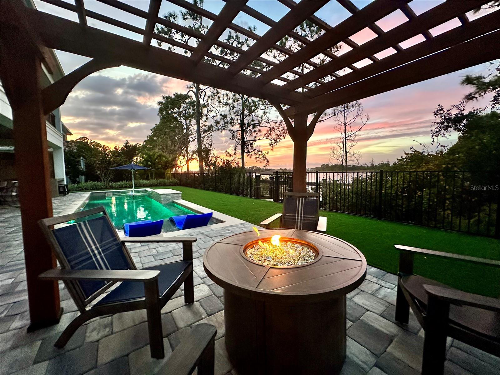 AVALON COVE - Residential