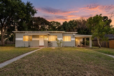 Photo of 144 Oak Street, Clermont, FL 34711 (MLS # G5118411)
