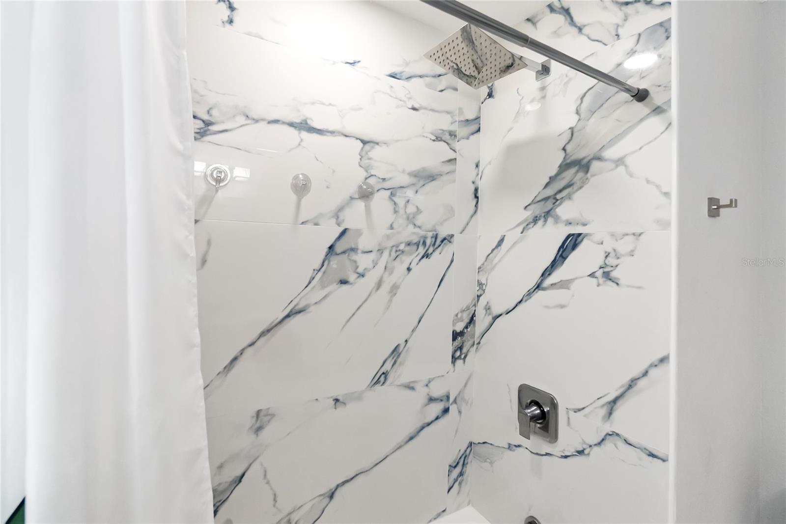 RIDGEWOOD LAKES - Residential