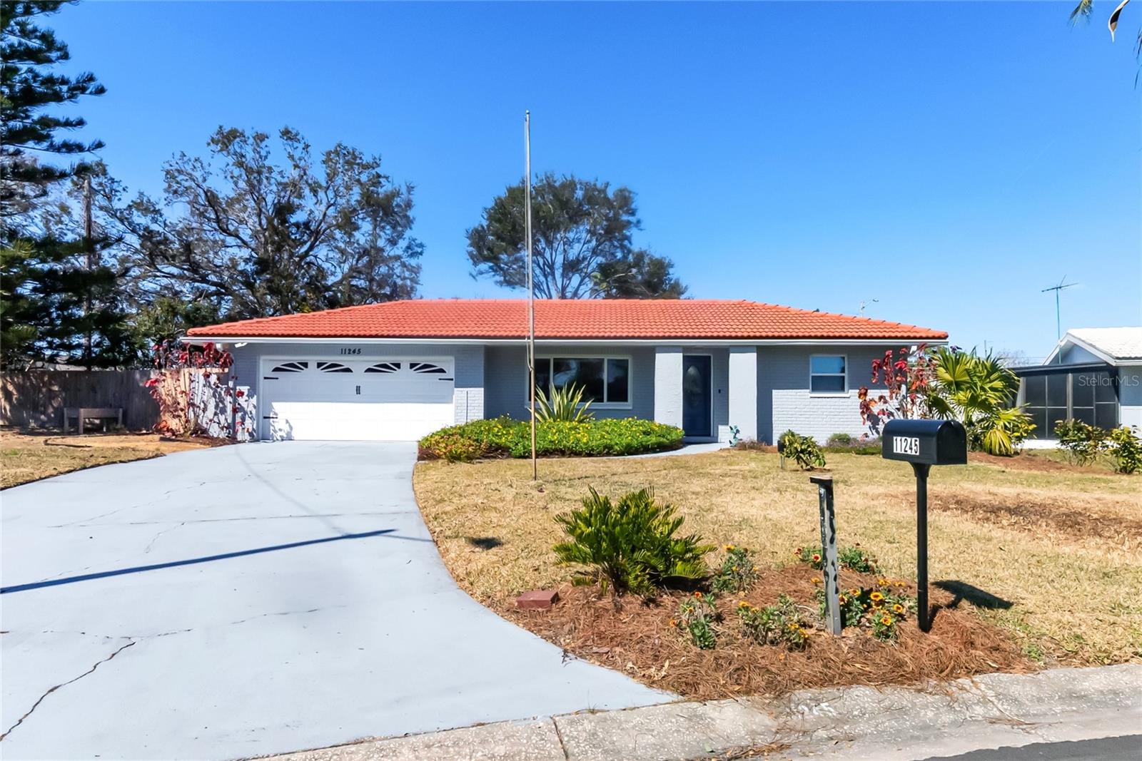 RIDGEWOOD LAKES - Residential