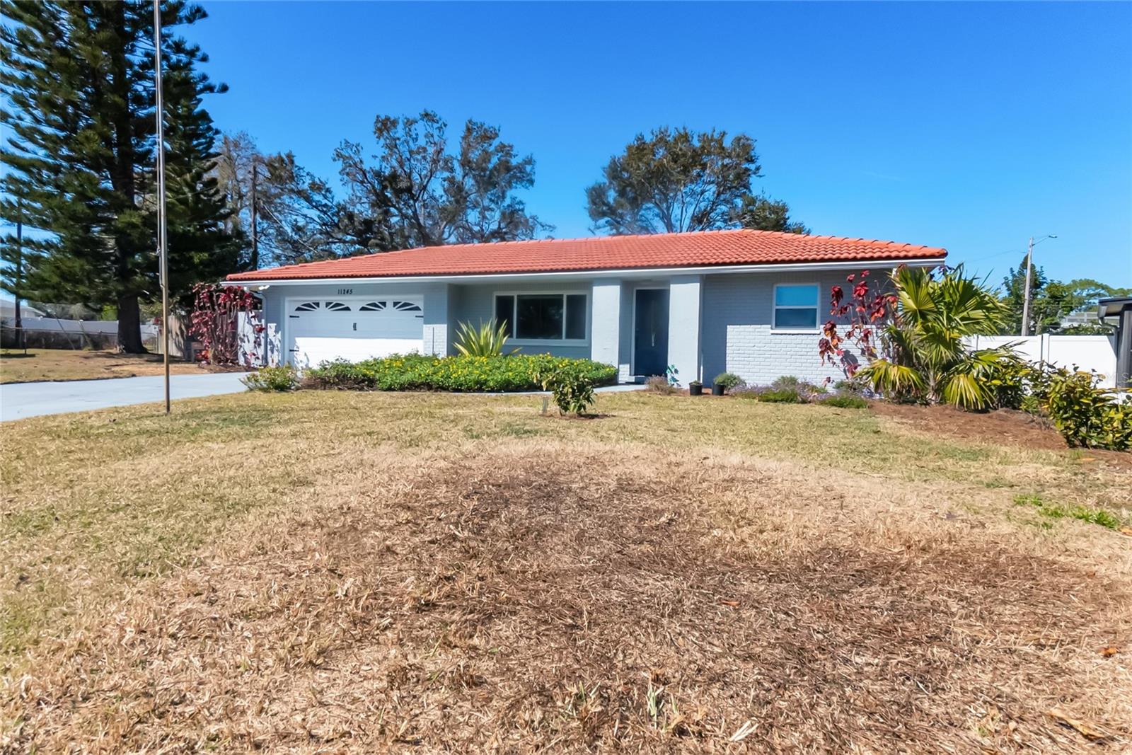 RIDGEWOOD LAKES - Residential