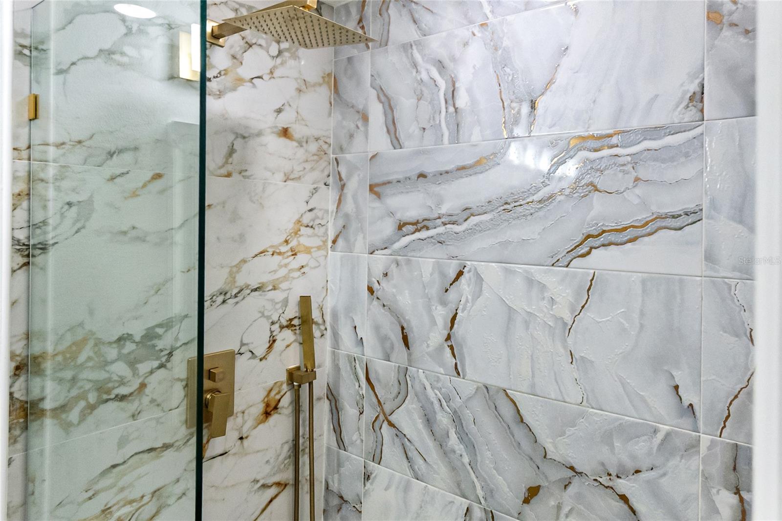 RIDGEWOOD LAKES - Residential