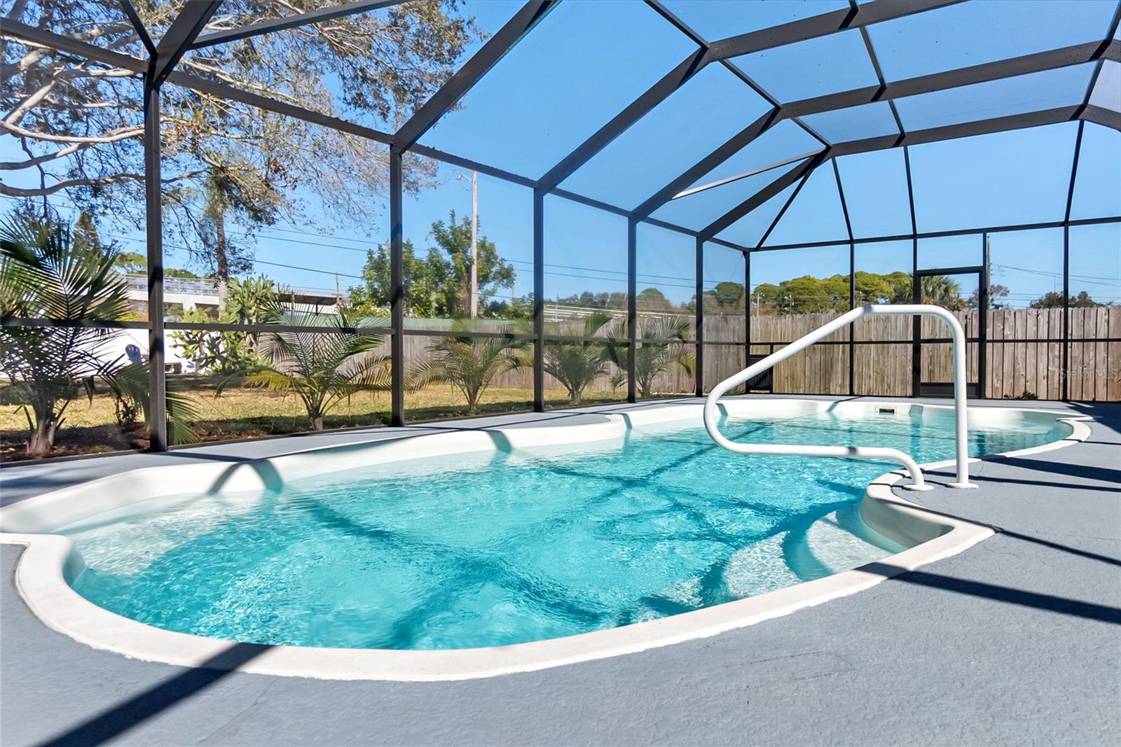 RIDGEWOOD LAKES - Residential