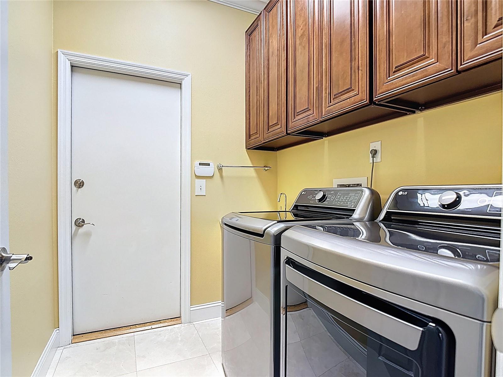 HUNTERS STAND AT CARILLON - Residential