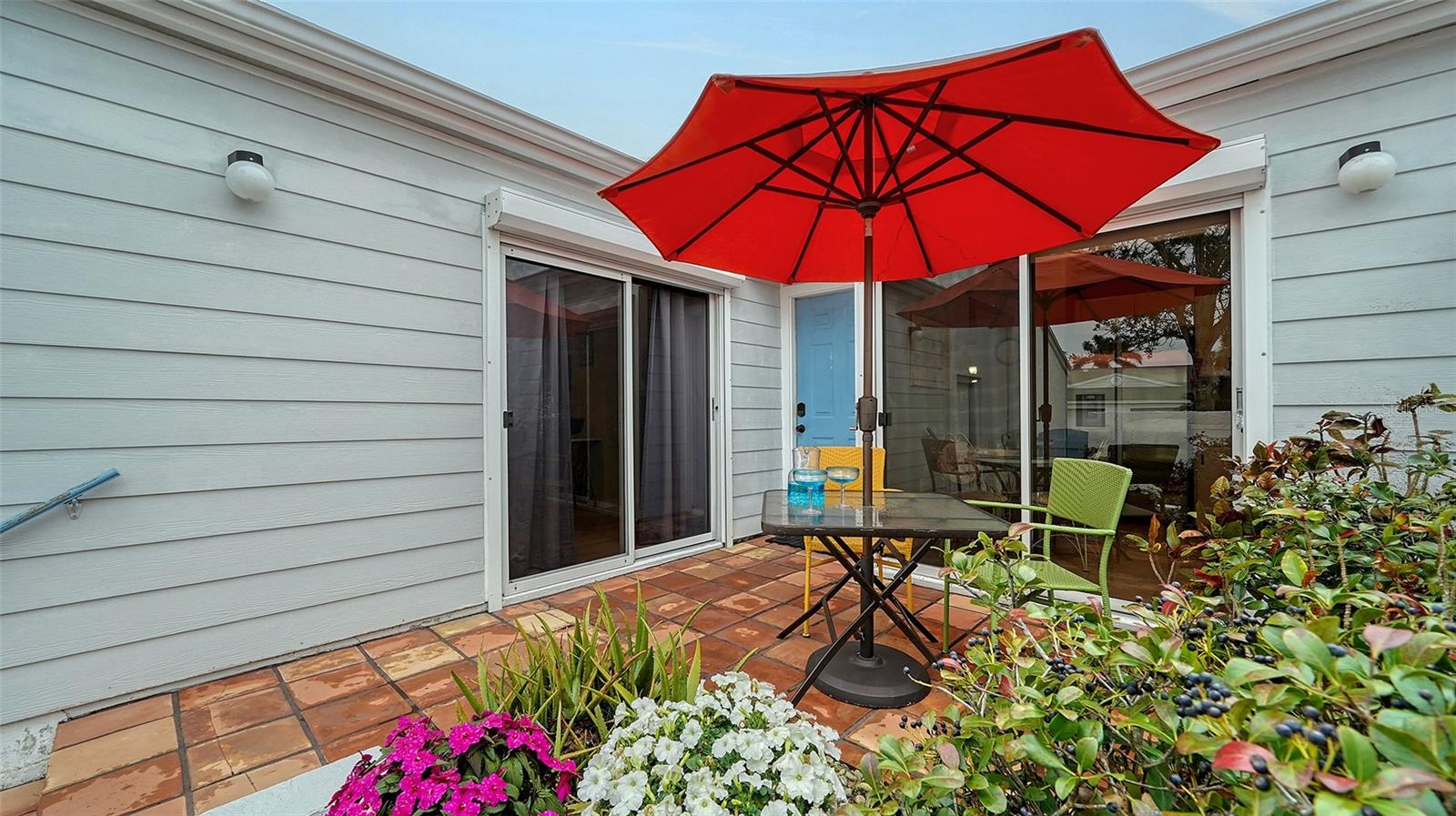 919 WATERSIDE LANE