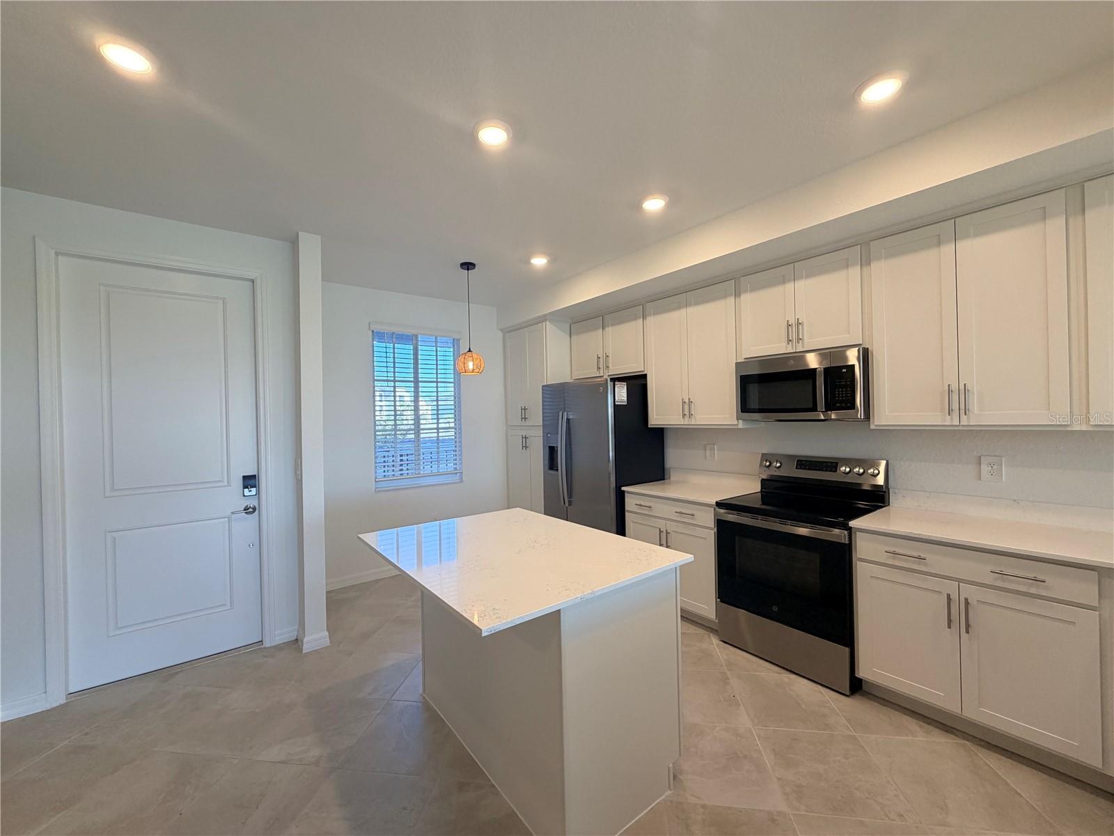 WELLEN GOLF & COUNTRY CLUB - Residential Lease