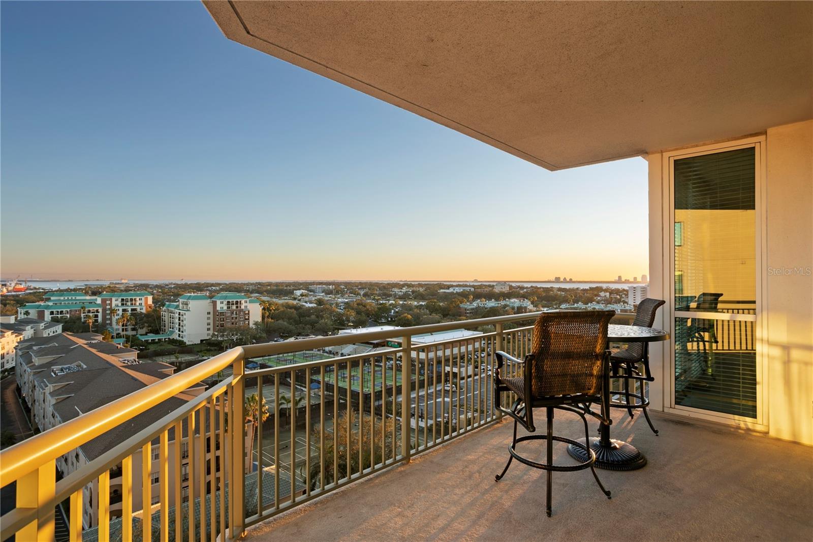 450 KNIGHTS RUN AVENUE 1102