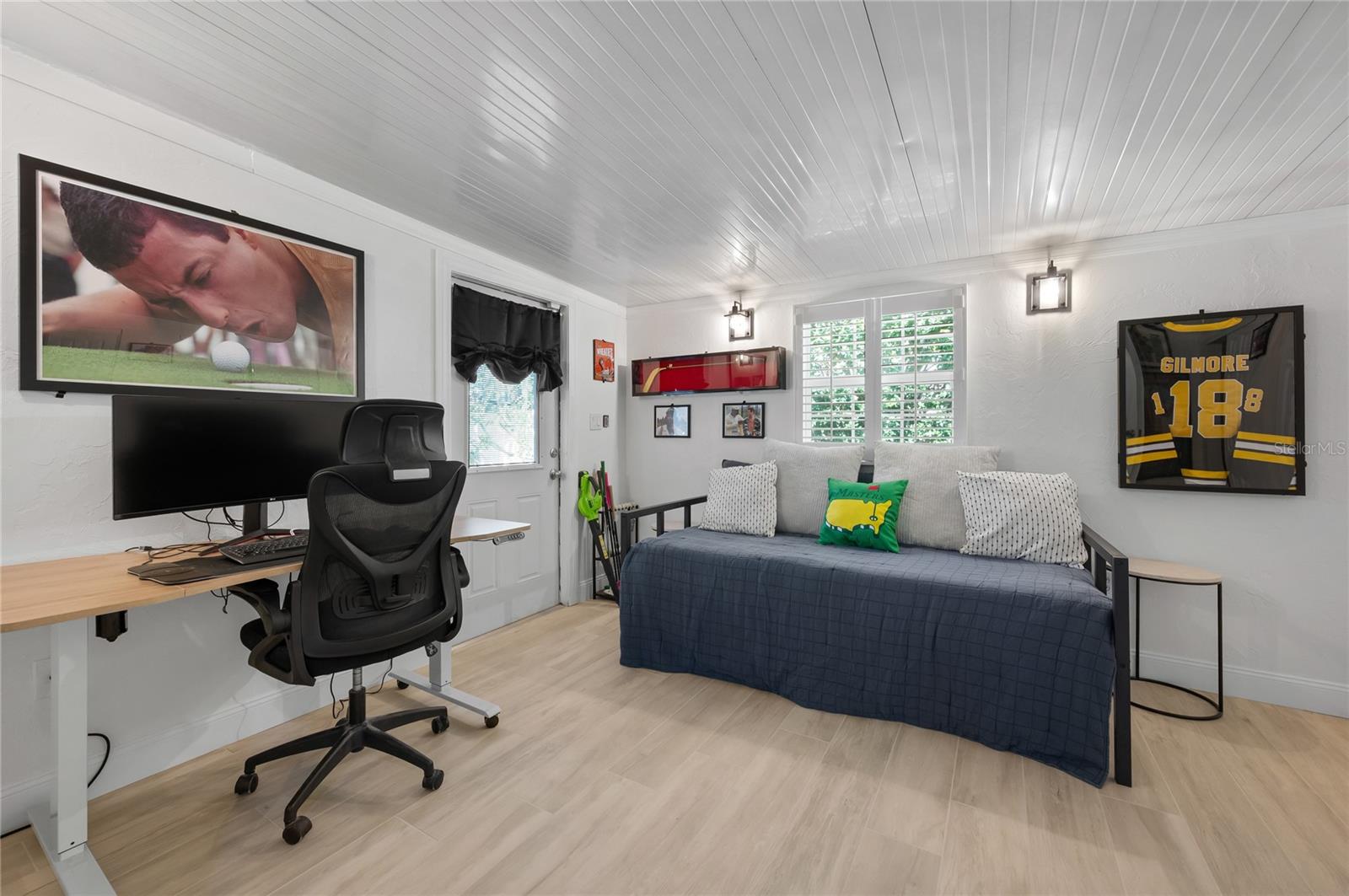 PINE MEADOW - Residential