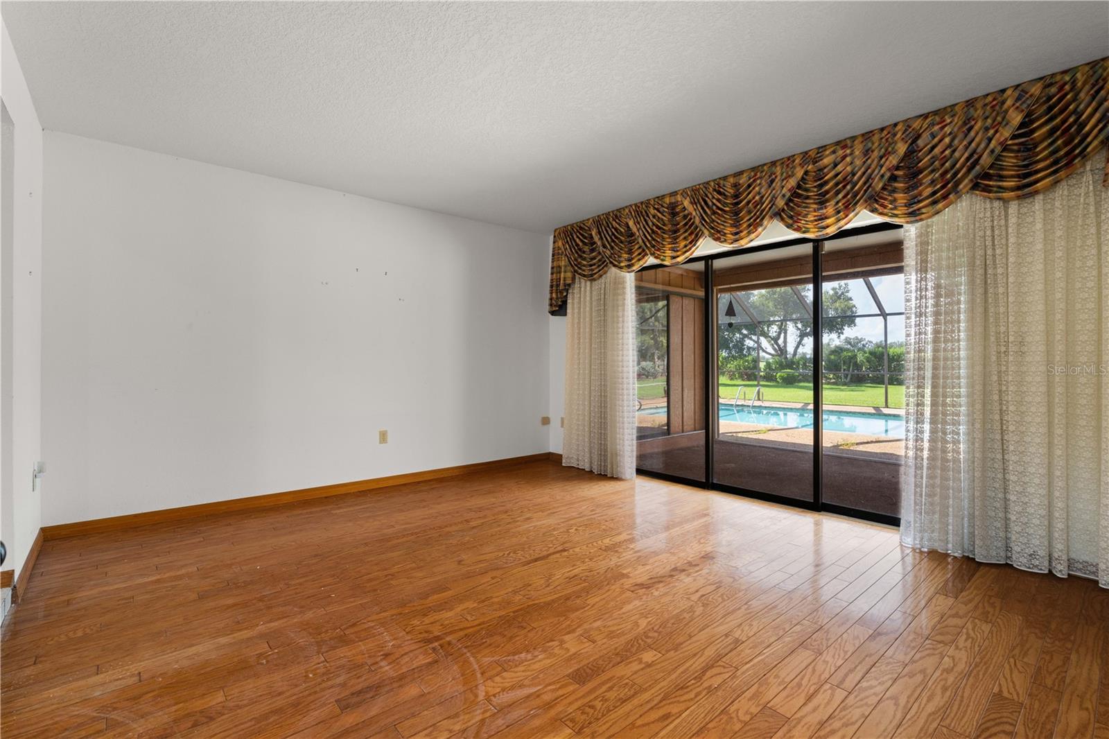 KINGS XING - Residential