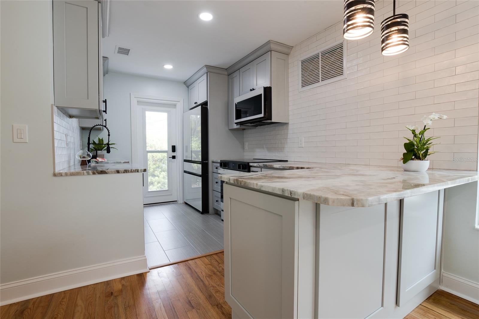 SHORE CREST - Residential