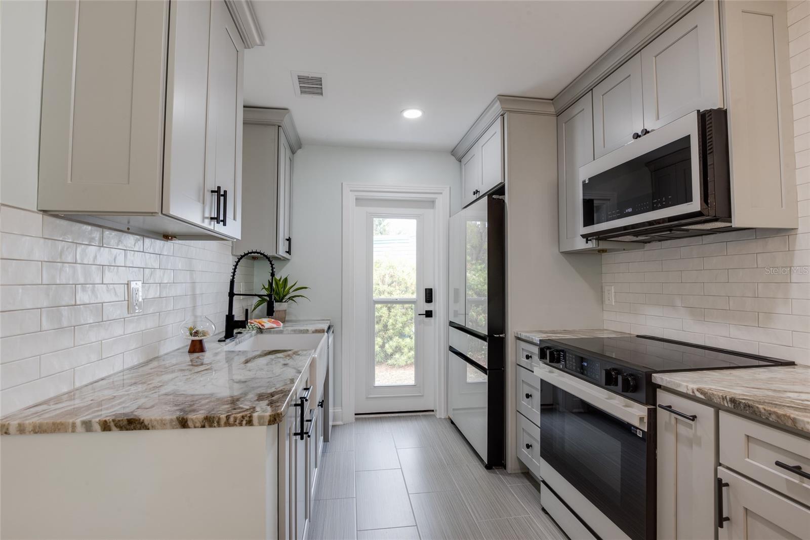 SHORE CREST - Residential