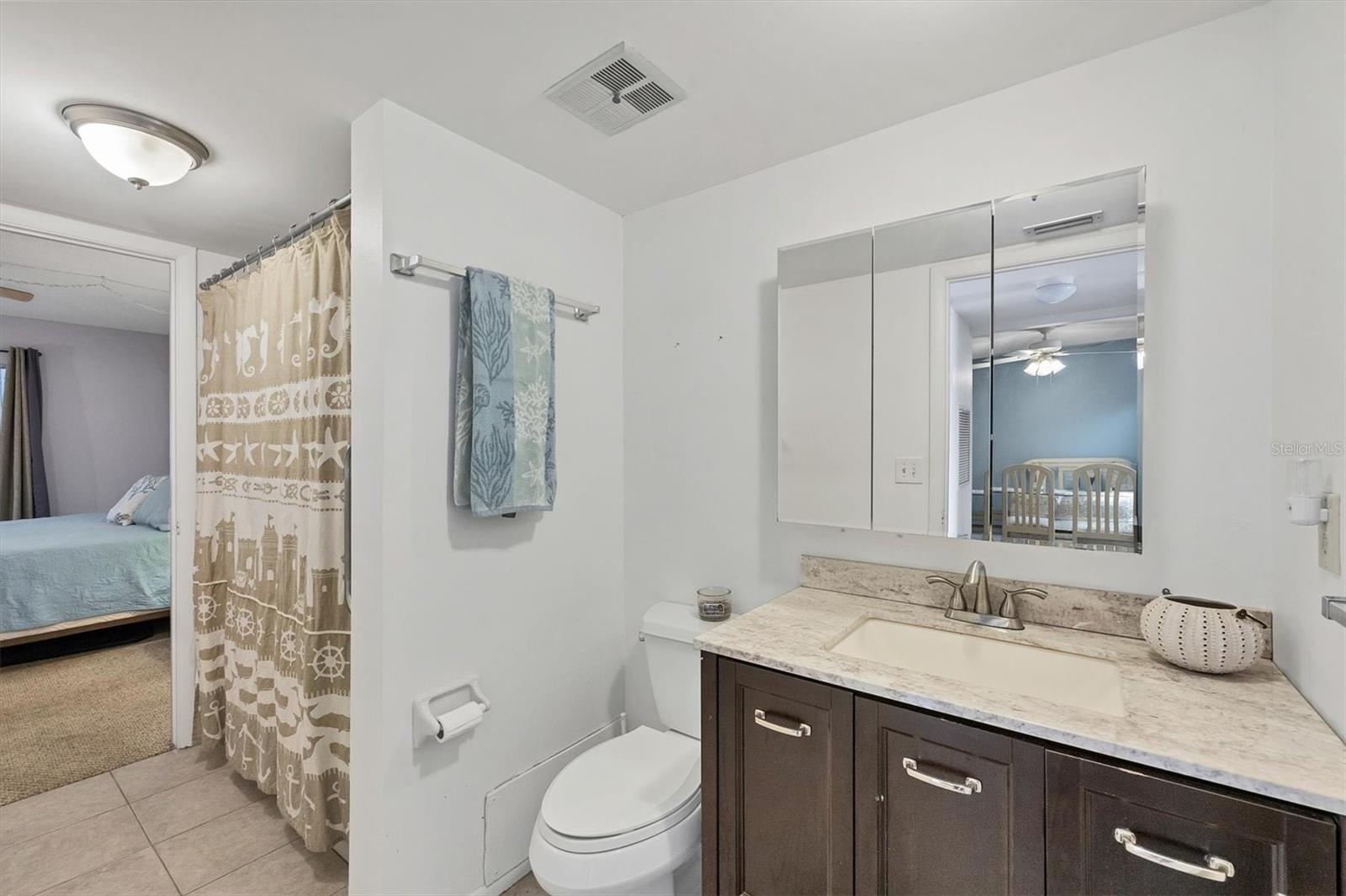 BAYSHORE ON THE LAKE APTS II SEC 3 - Residential