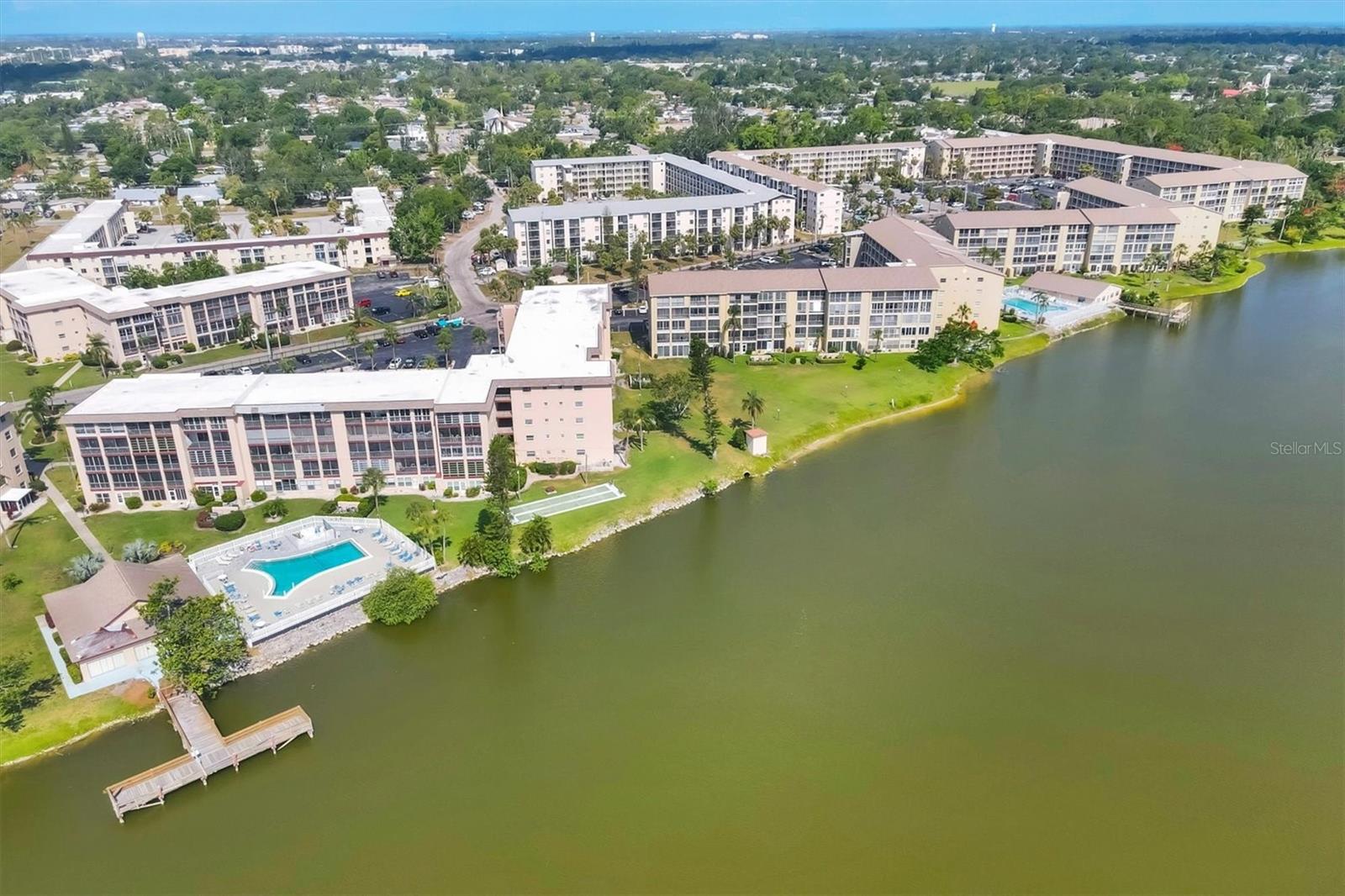 BAYSHORE ON THE LAKE APTS II SEC 3 - Residential