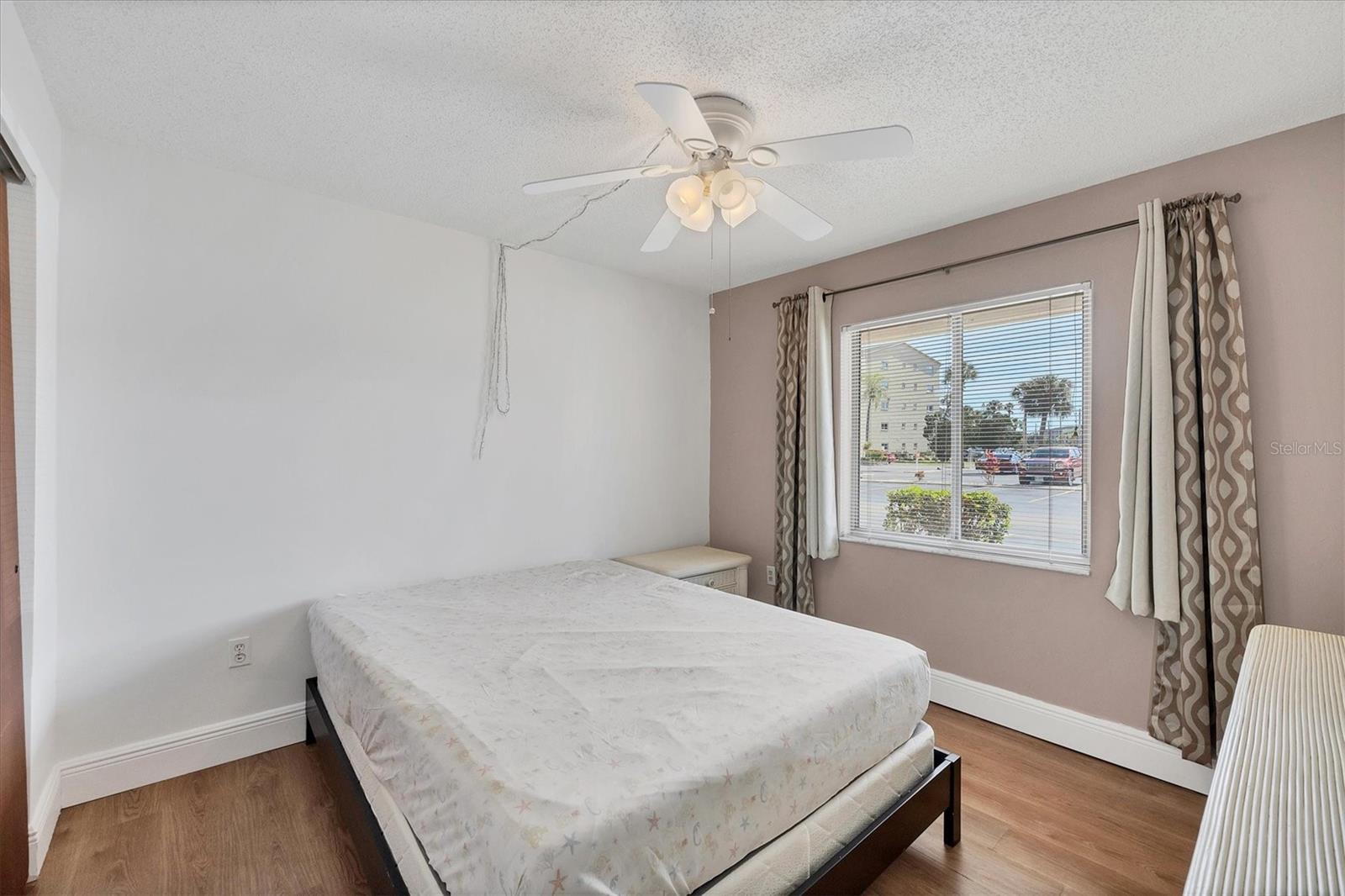 BAYSHORE ON THE LAKE APTS II SEC 3 - Residential