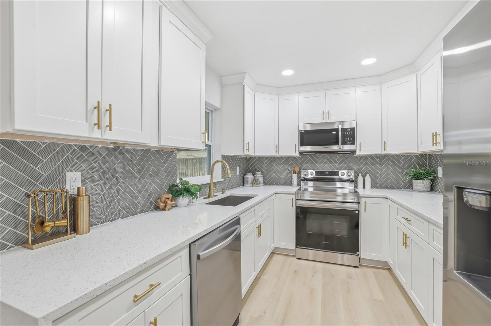 BONNIE GLYNN PH ONE-A - Residential