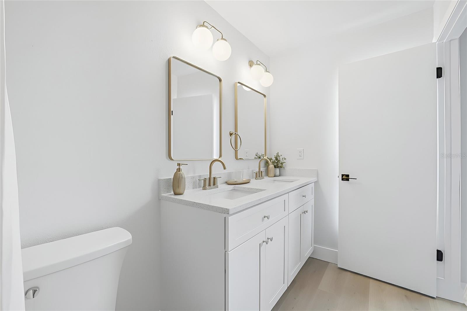 BONNIE GLYNN PH ONE-A - Residential