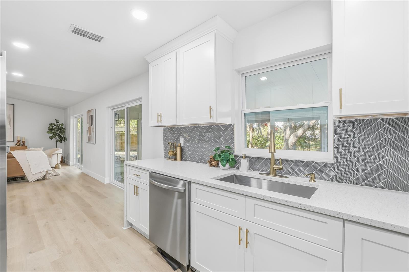 BONNIE GLYNN PH ONE-A - Residential