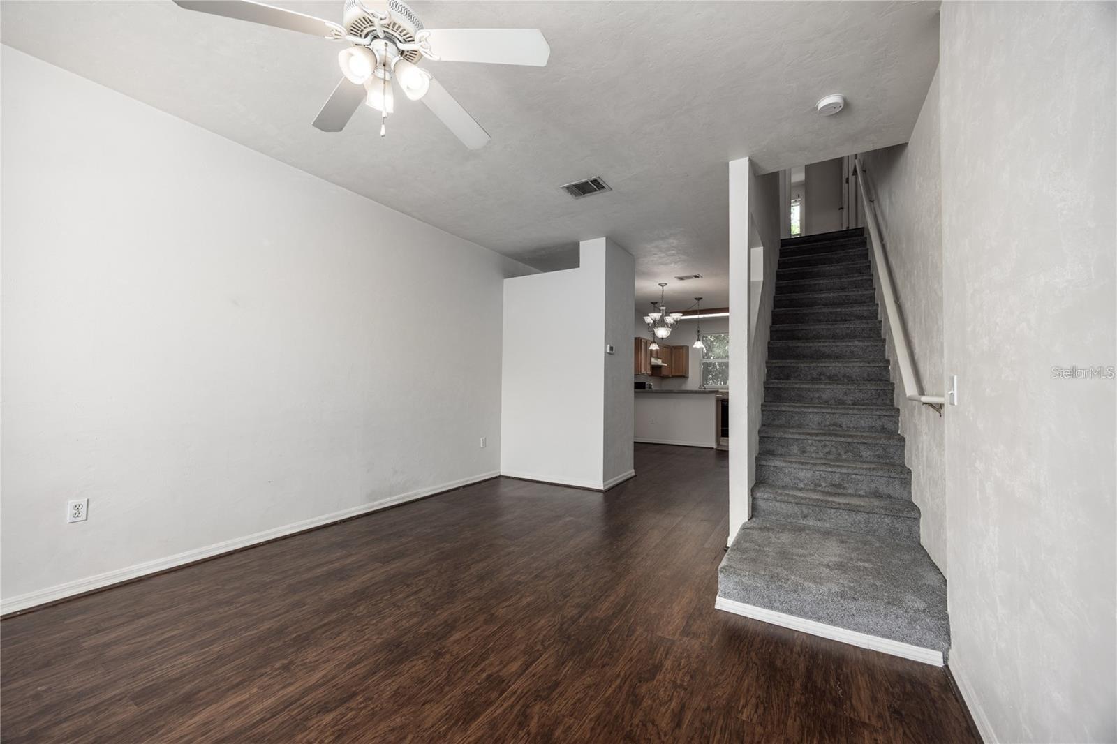 VICTORIA STATION - Residential