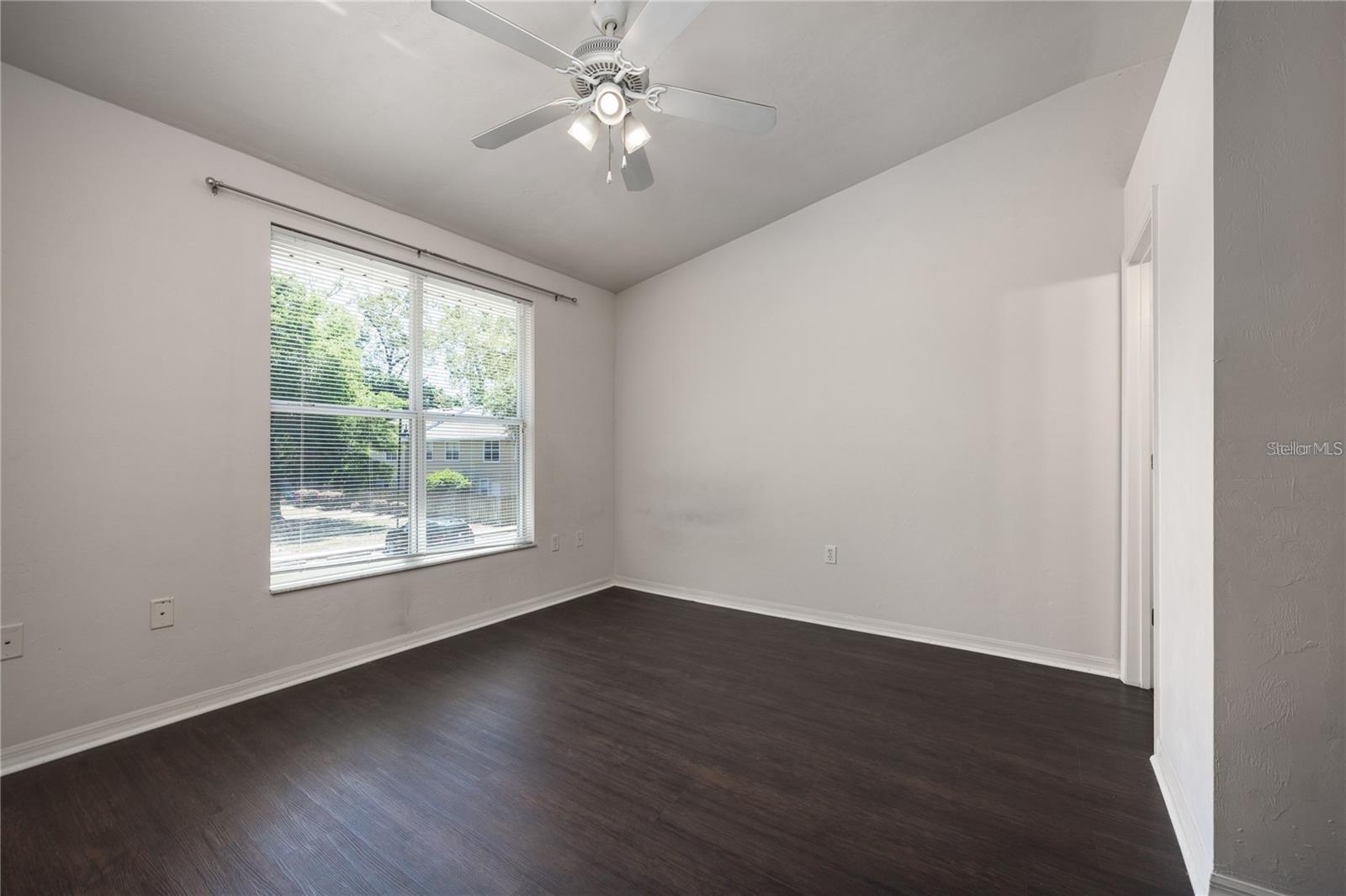 VICTORIA STATION - Residential