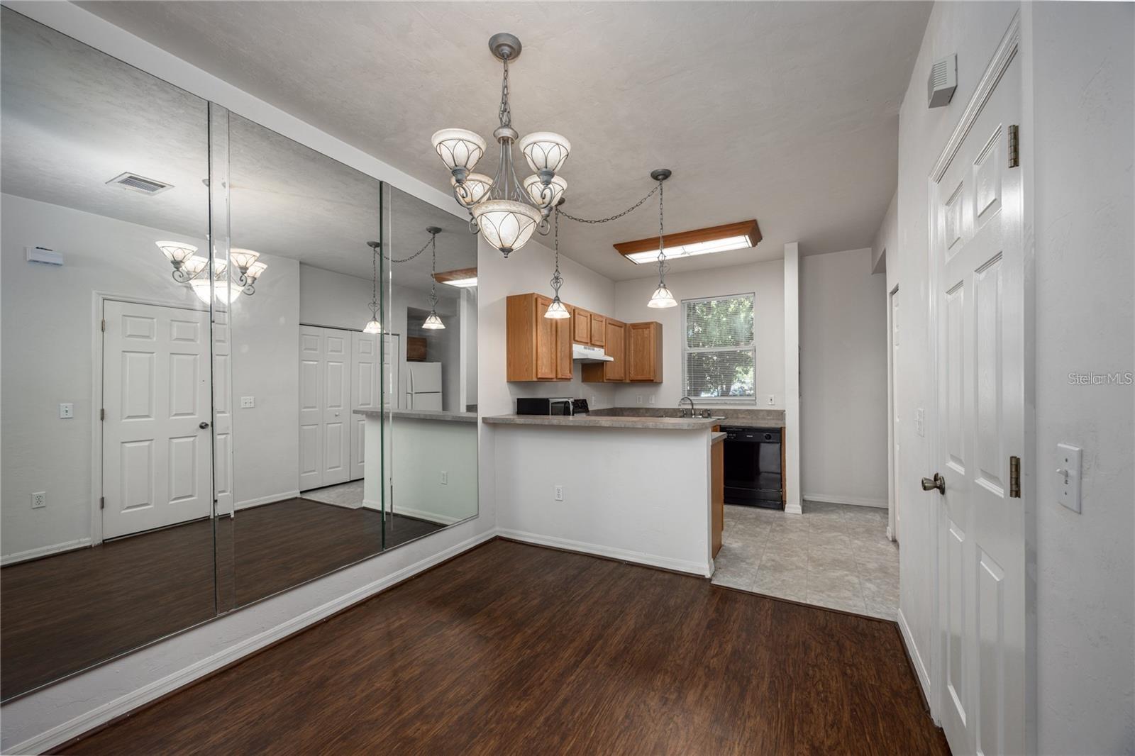 VICTORIA STATION - Residential