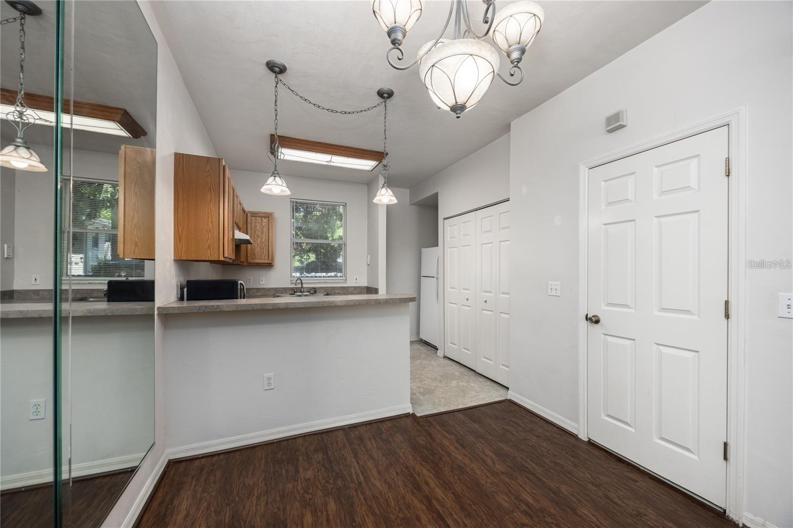 VICTORIA STATION - Residential