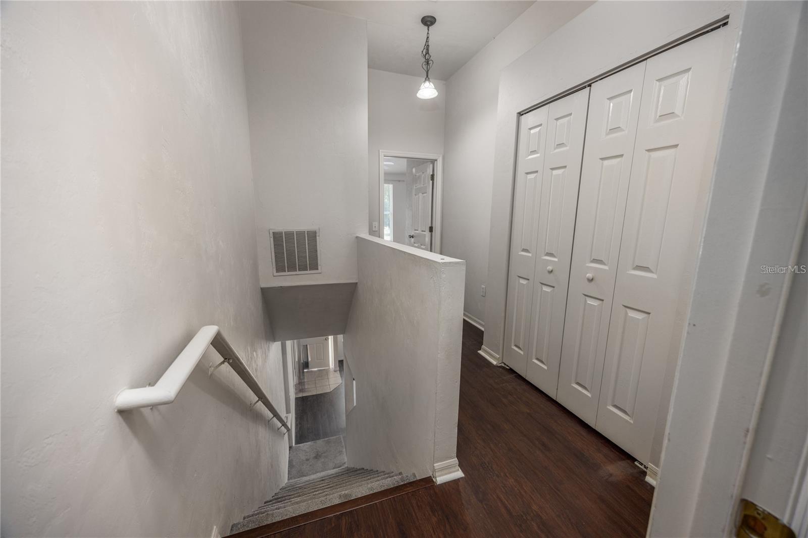 VICTORIA STATION - Residential