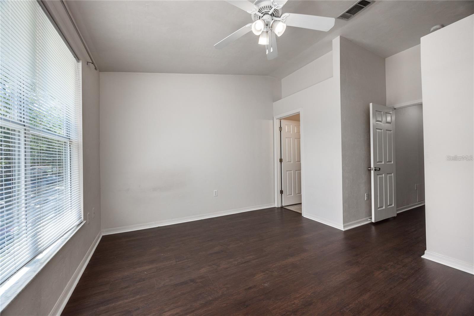 VICTORIA STATION - Residential