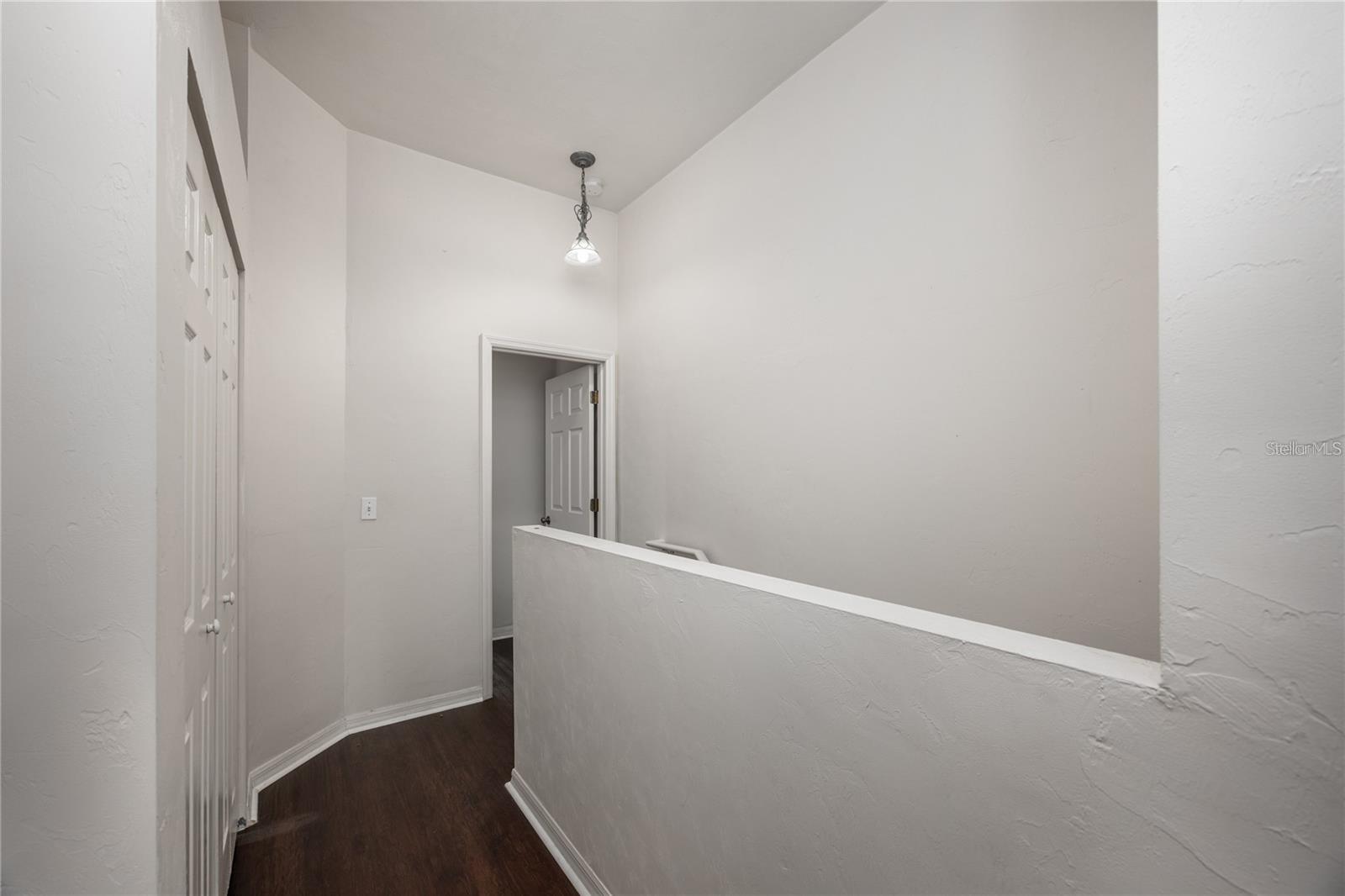 VICTORIA STATION - Residential