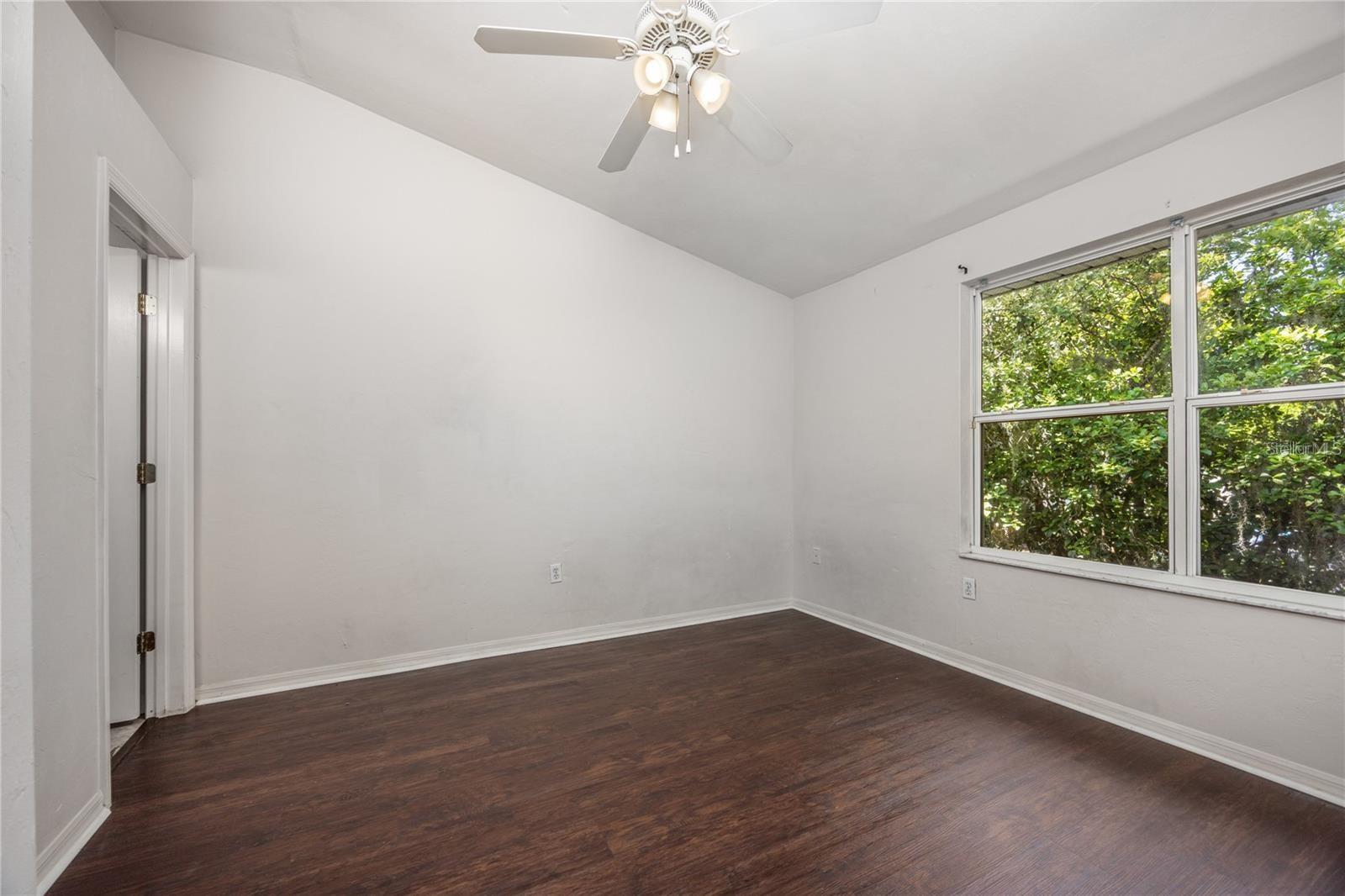 VICTORIA STATION - Residential