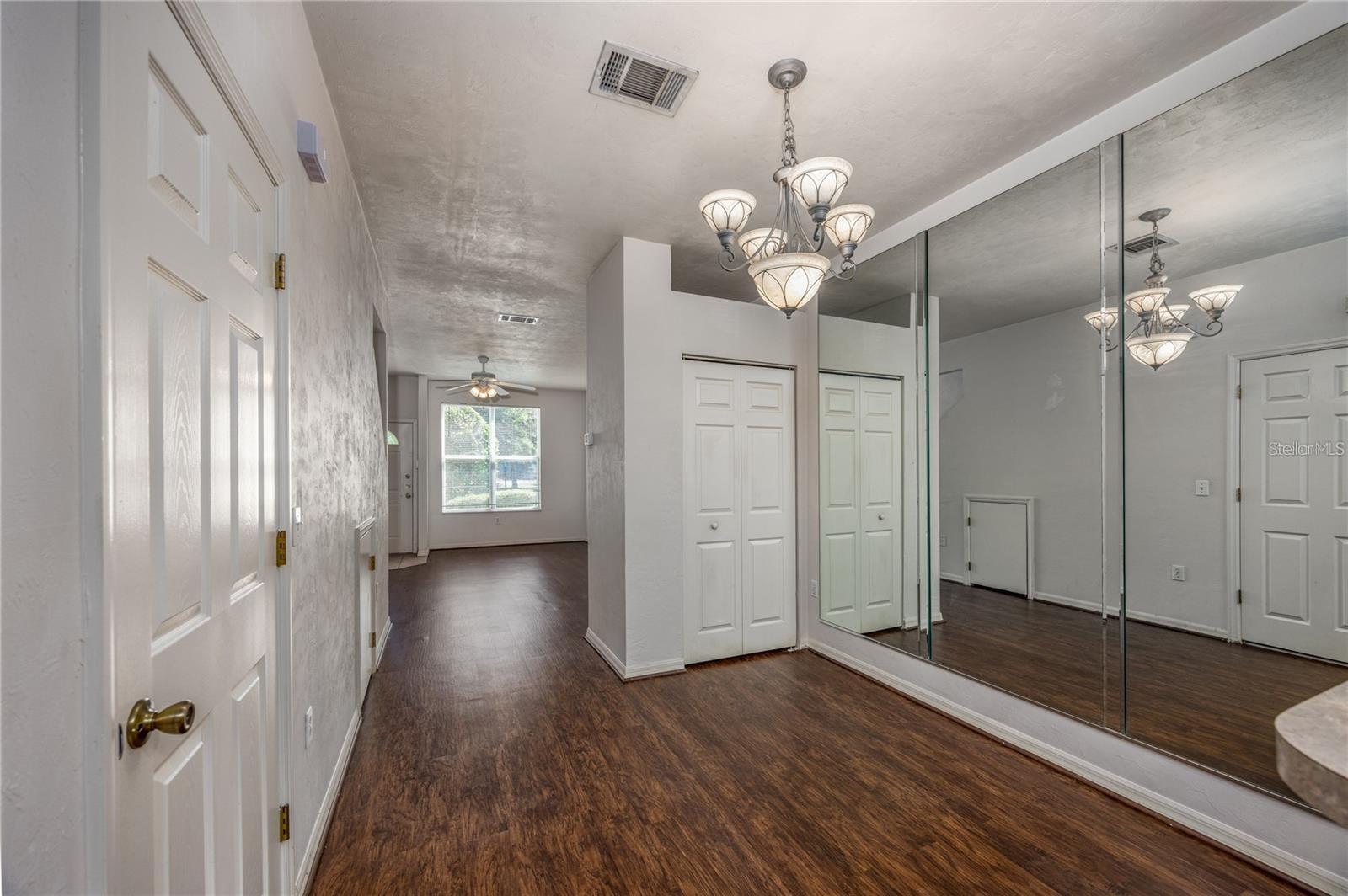 VICTORIA STATION - Residential