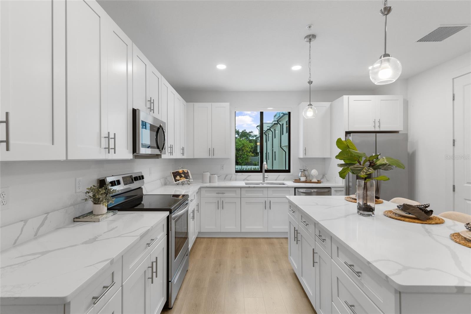 IRVING/PK TWNHMS - Residential Lease