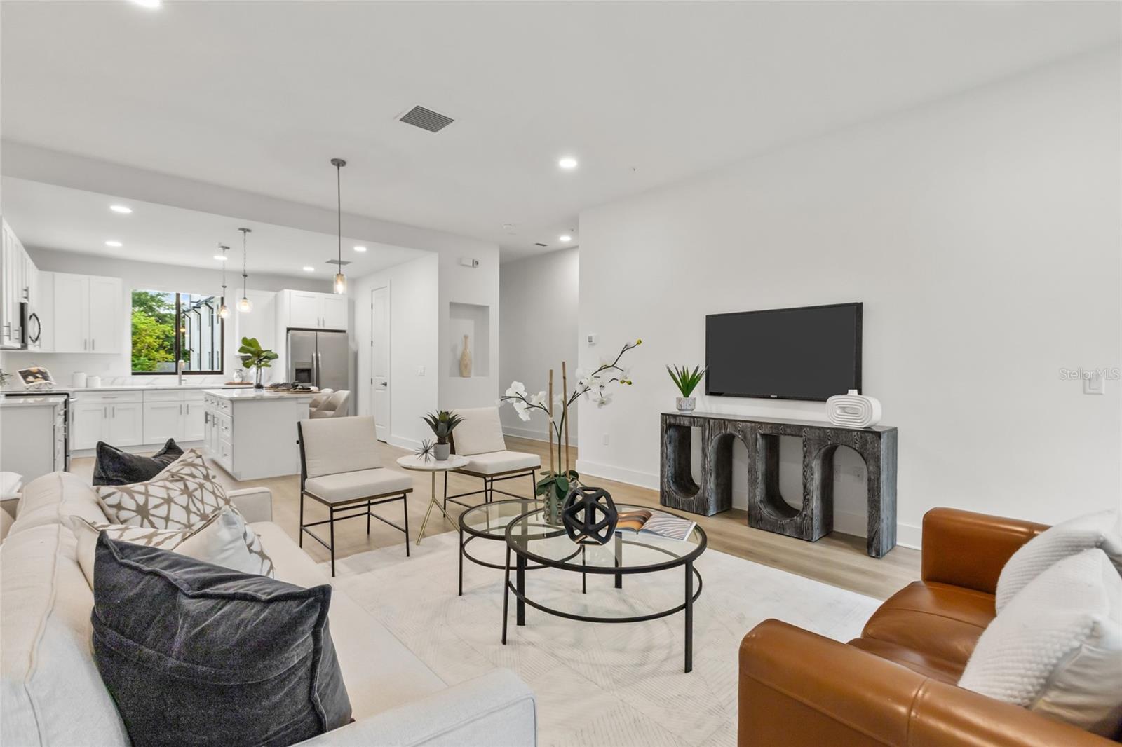 IRVING/PK TWNHMS - Residential Lease