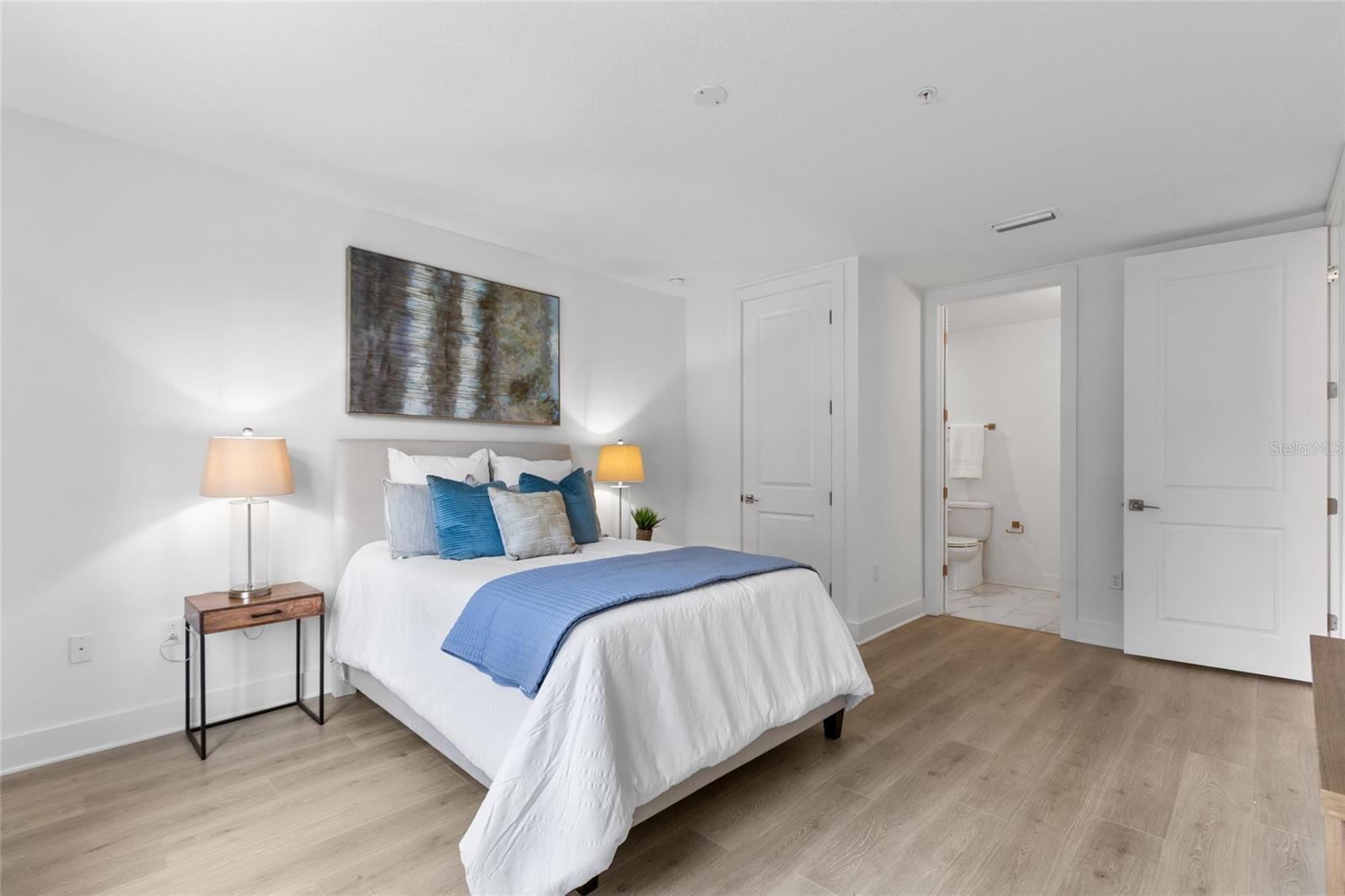 IRVING/PK TWNHMS - Residential Lease