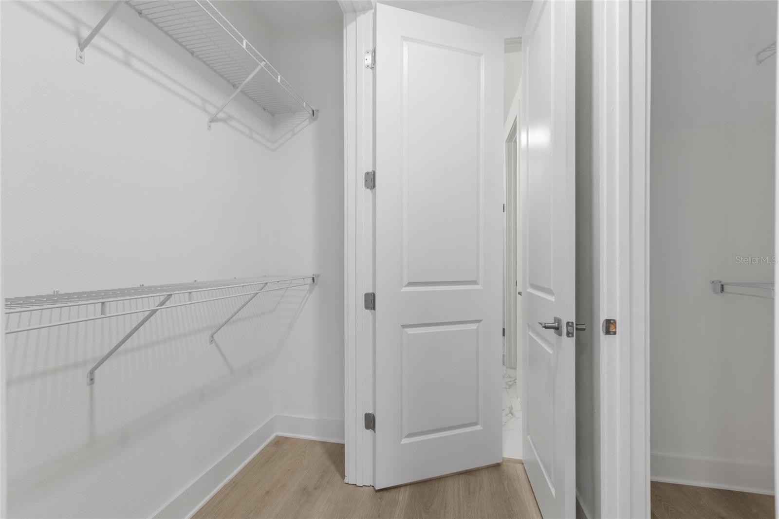 IRVING/PK TWNHMS - Residential Lease