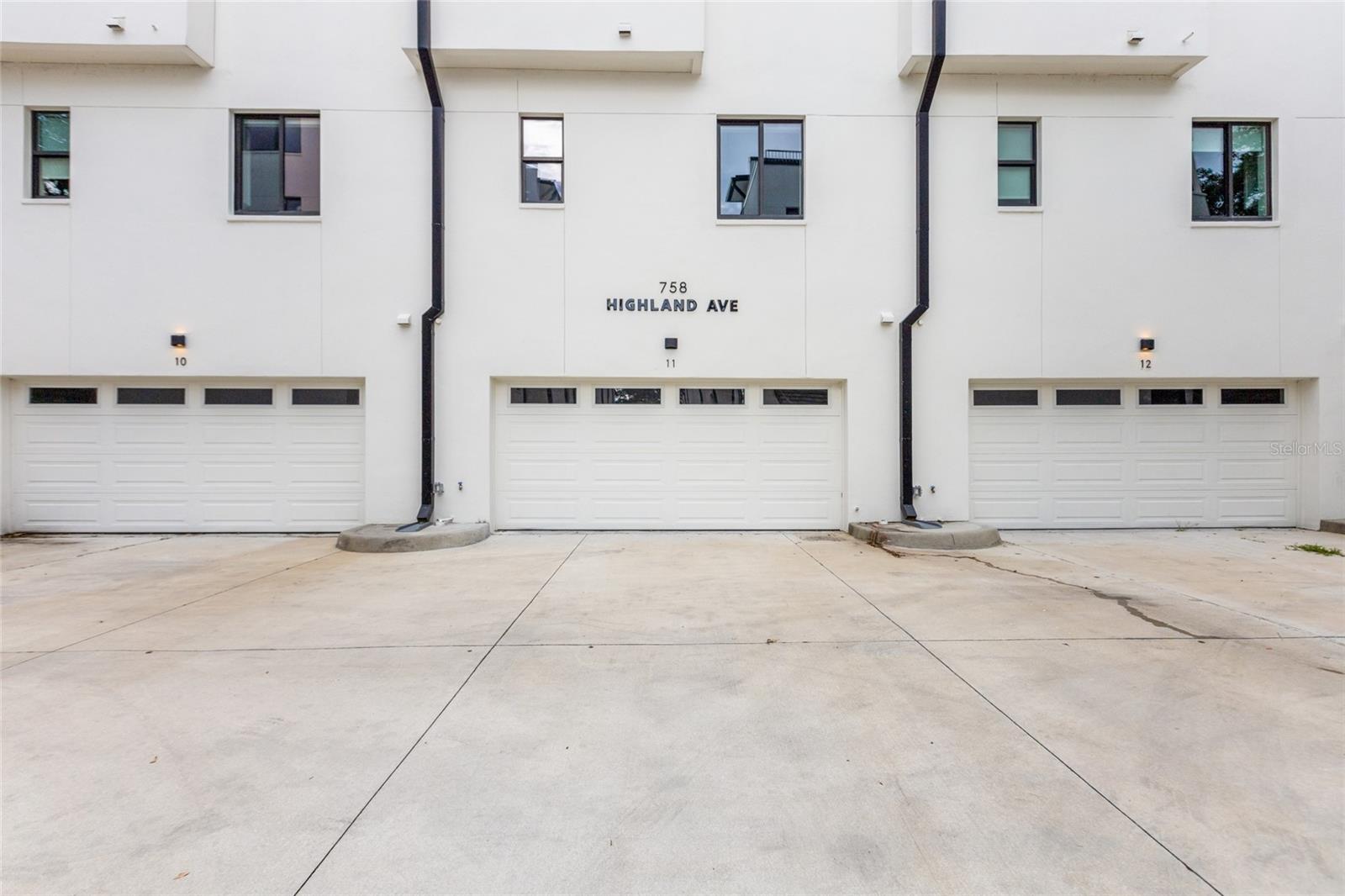 IRVING/PK TWNHMS - Residential Lease