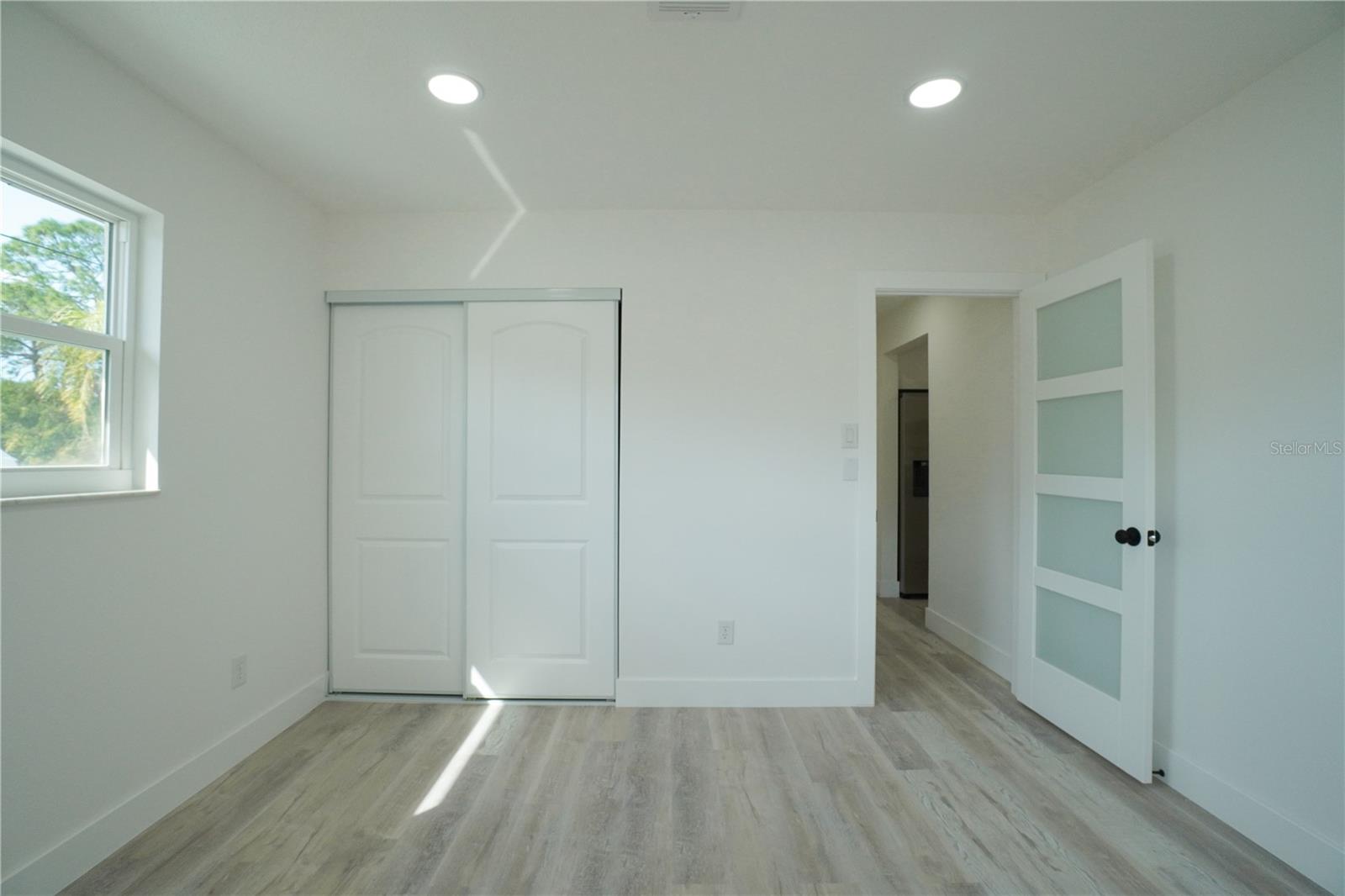 SOUTH VENICE - Residential