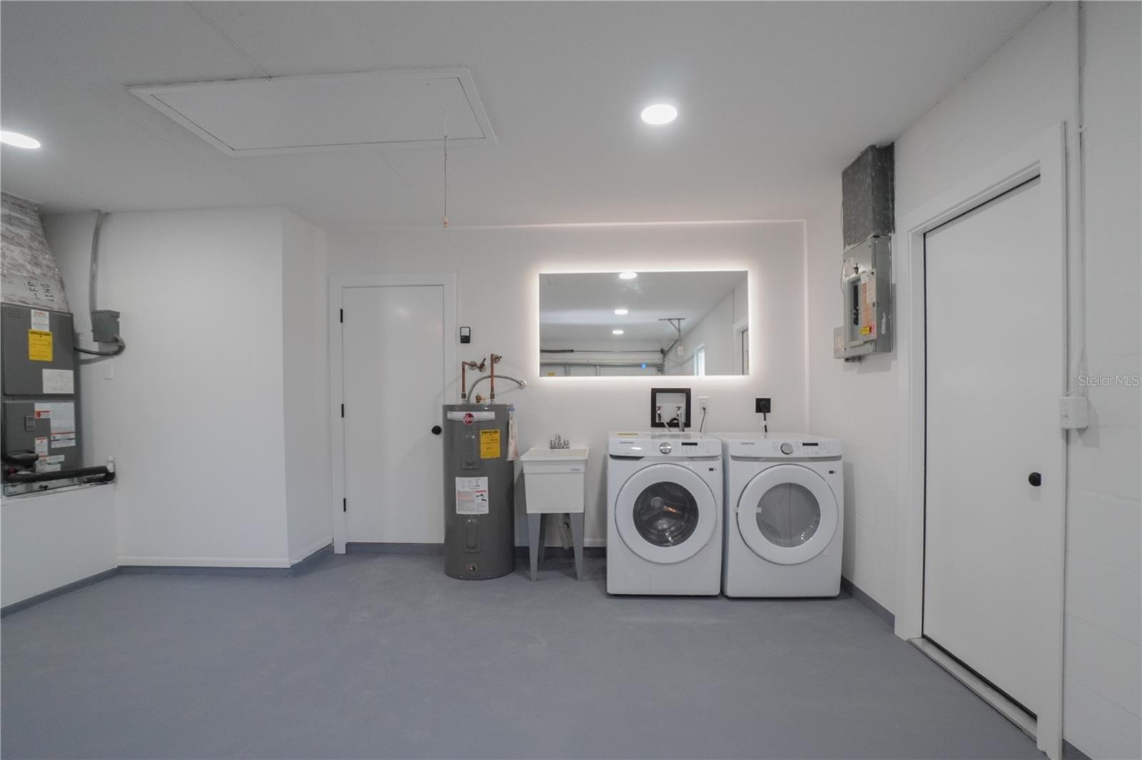 SOUTH VENICE - Residential