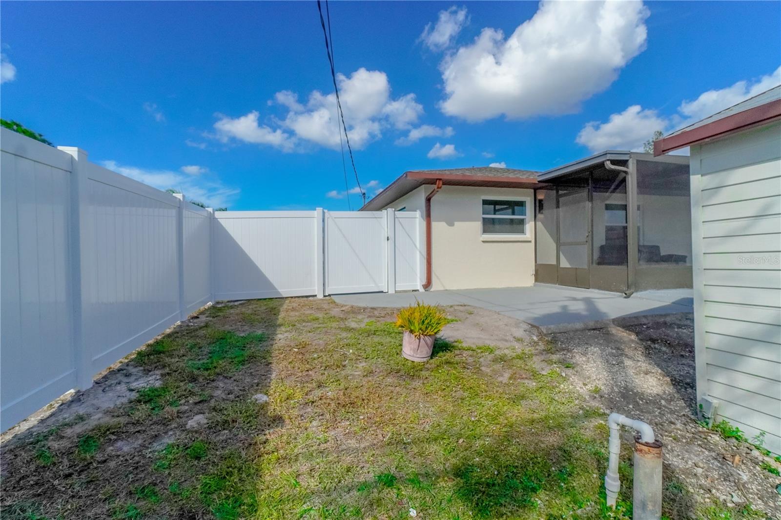 SOUTH VENICE - Residential